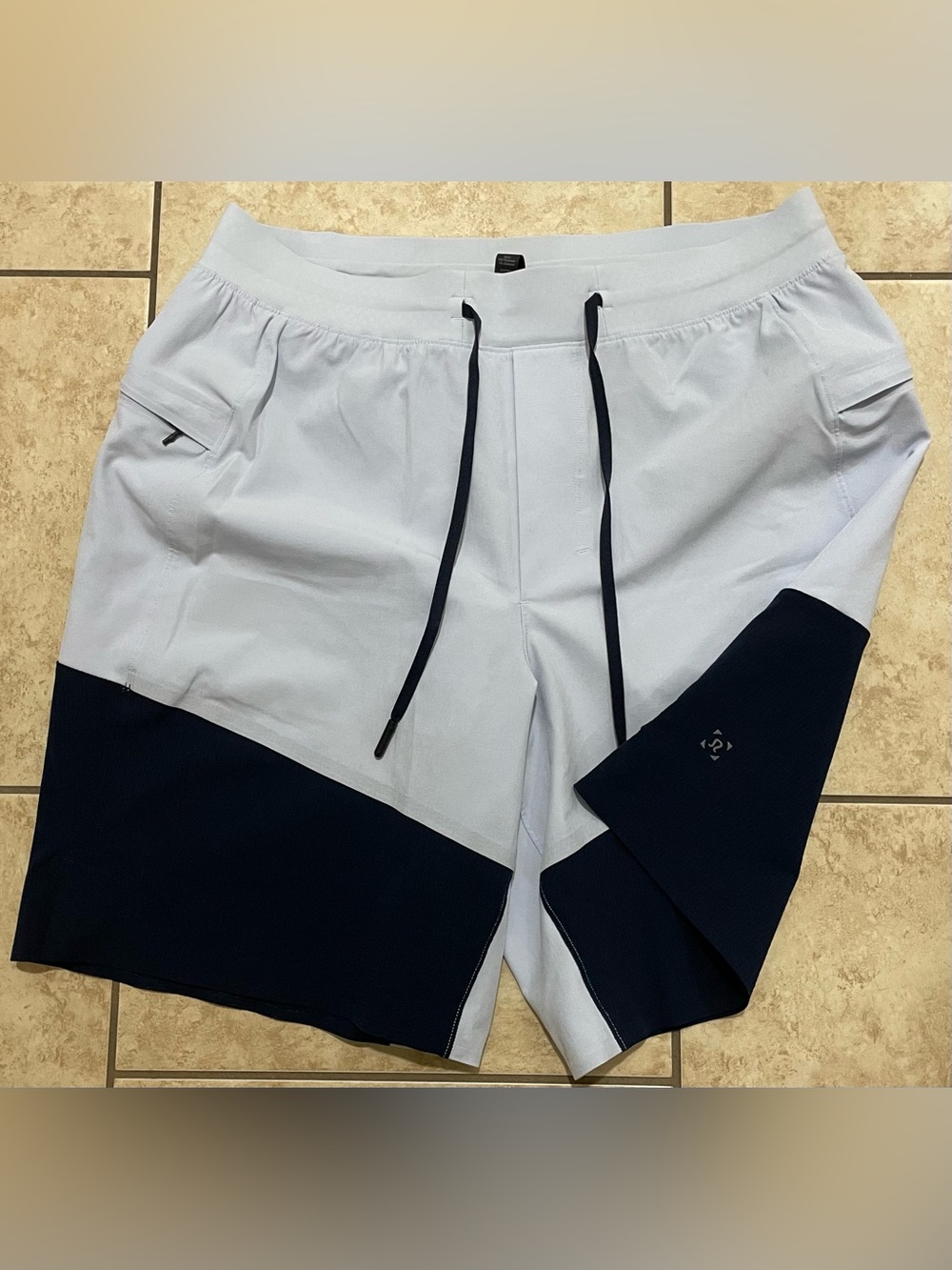 Lululemon Train to Beach Shorts Man’s Size M